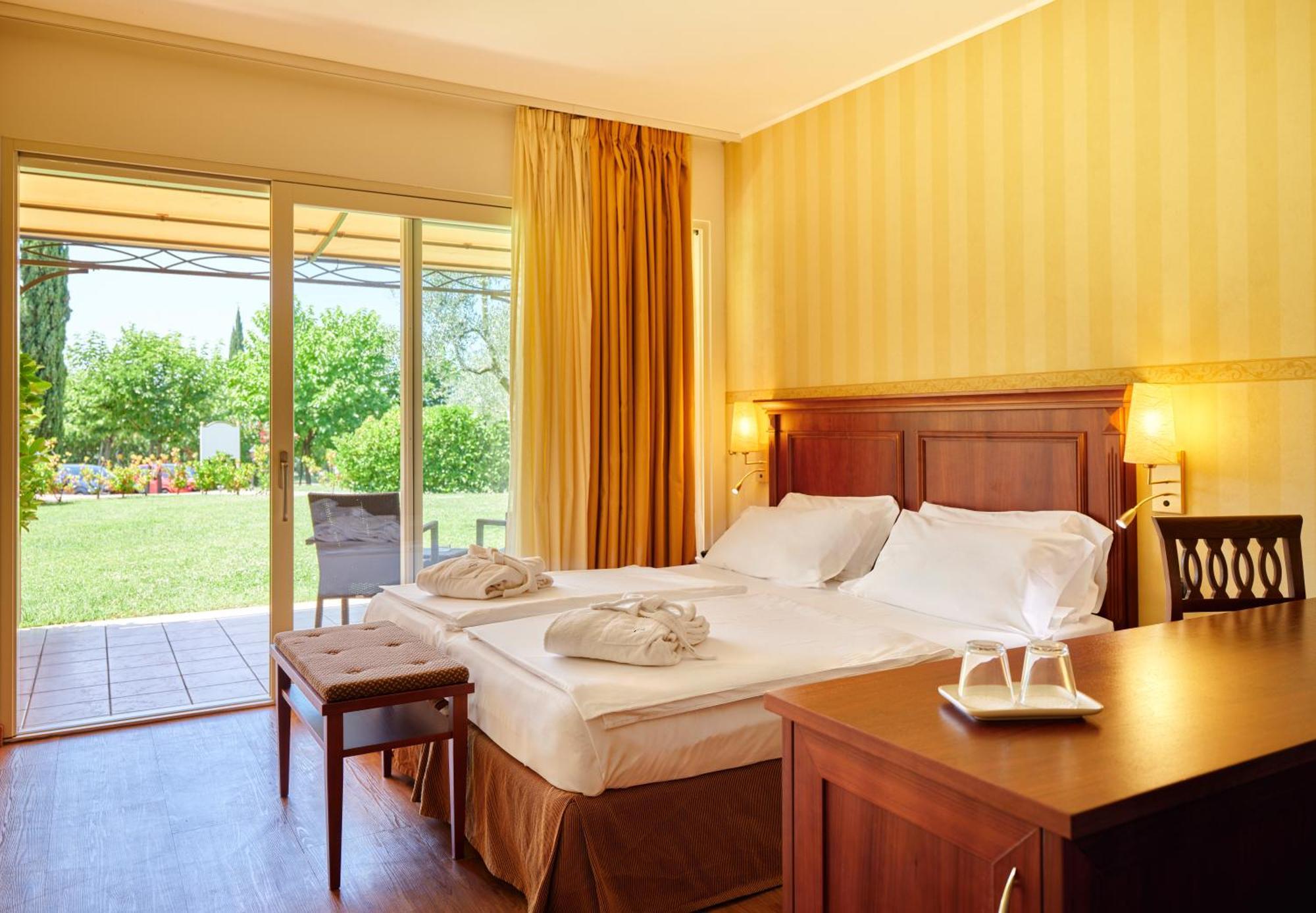 Hotel Boffenigo - The Golden Hour コステロマーノ エクステリア 写真