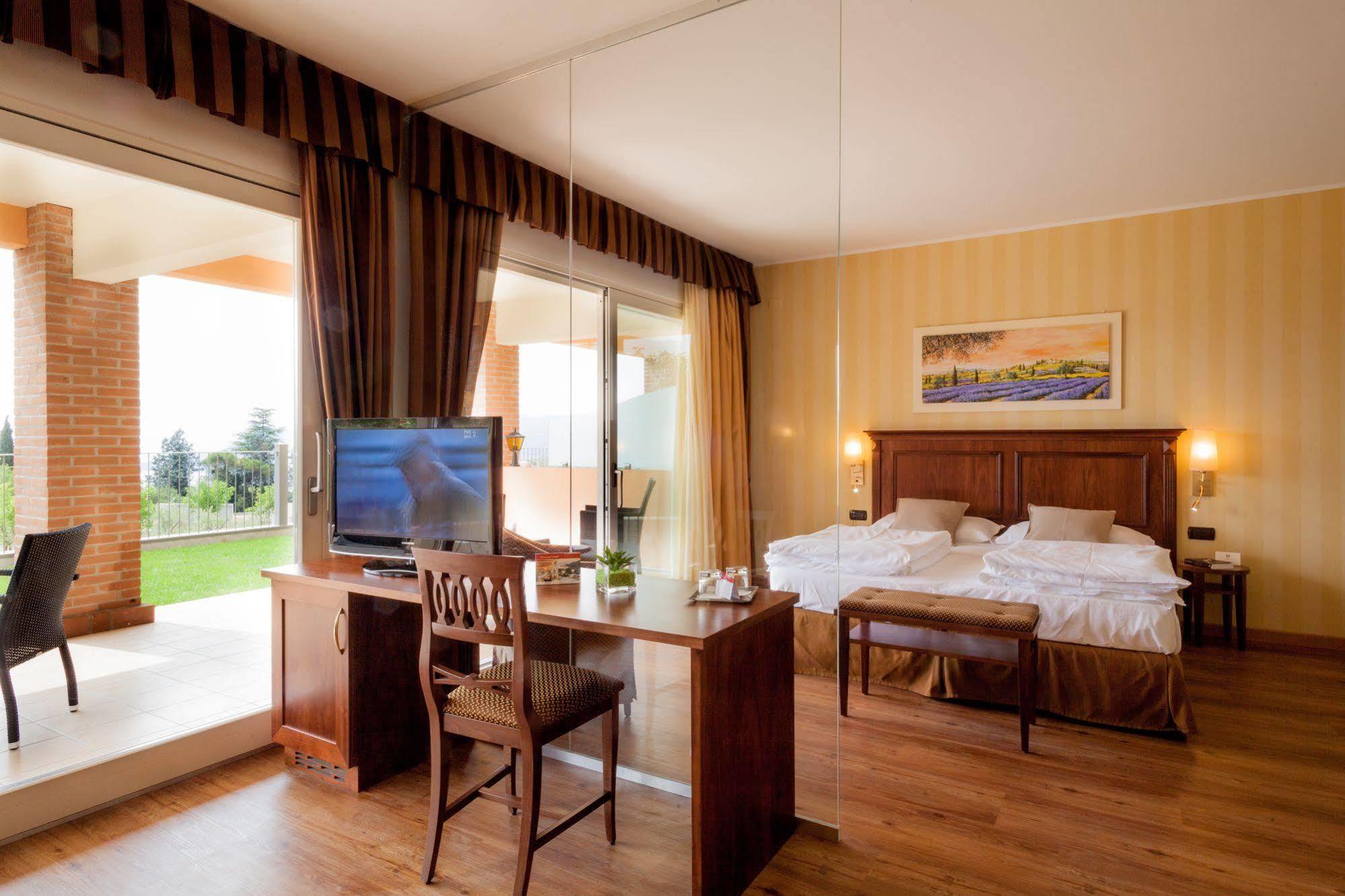 Hotel Boffenigo - The Golden Hour コステロマーノ エクステリア 写真